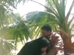 عزیزم بالغ برای این خروس کوتاه می کند و آن را از دهانش عکس و فیلم کیرتوکس بیرون می کشد