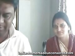 او با سایت فیلم سوپر خارجی چنین اشتیاق سر خود را می خورد و از لعنتی مقعد سخت لذت می برد وقتی یک ویبراتور طولانی در امتداد گربه صورتی خود قدم می زند