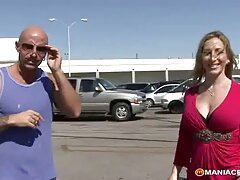 شخص ساده و معصوم بالغ ، یک مباشرت سفت و سخت را در هواپیما لگد می فیلم سکس کوتاه خارجی زند